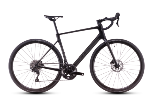 Cube Attain C:62 Race blackline
